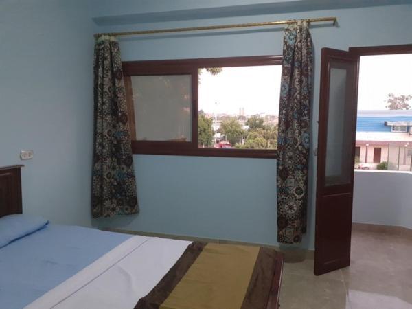 Nile Youth Hotel Luxor Esterno foto
